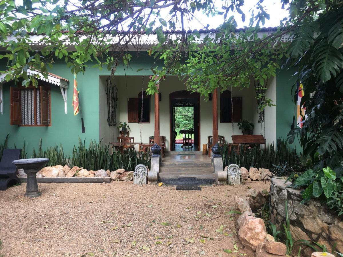 Owls Nest Hotel Udawalawe Ngoại thất bức ảnh